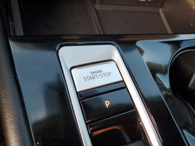 Used 2024 Volkswagen Atlas Peak Edition SE AWD/4WD image 25