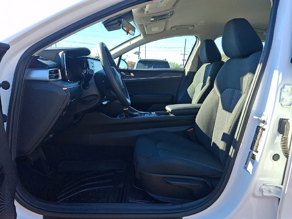 Used 2023 Kia K5 LXS FWD image 16