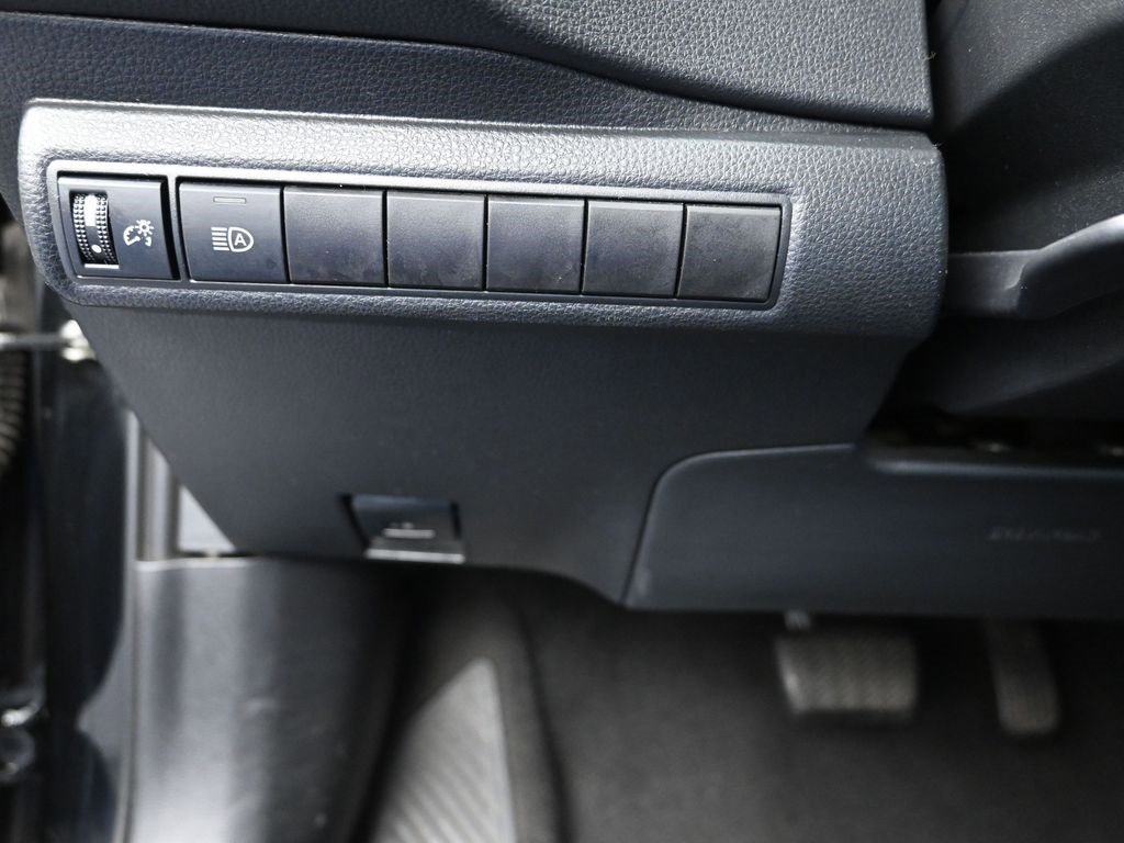 Used 2023 Toyota Corolla LE image 12