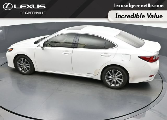Used 2017 Lexus ES 300h w/ Luxury Package FWD image 23