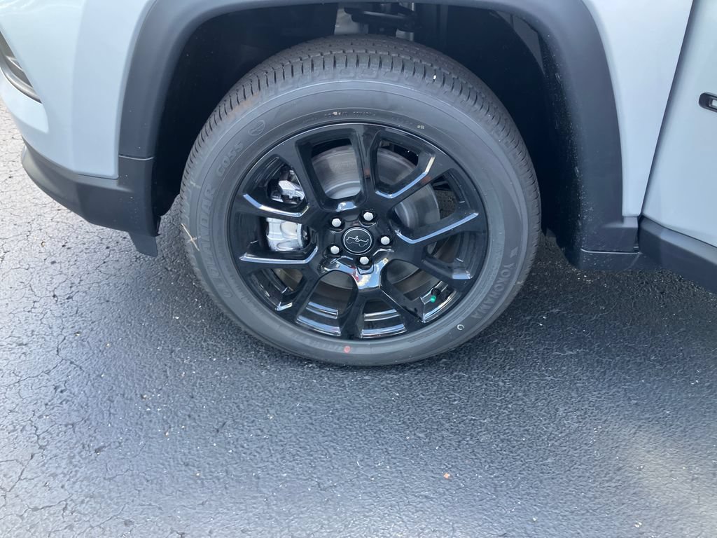 New 2026 Jeep Compass Latitude AWD/4WD image 29