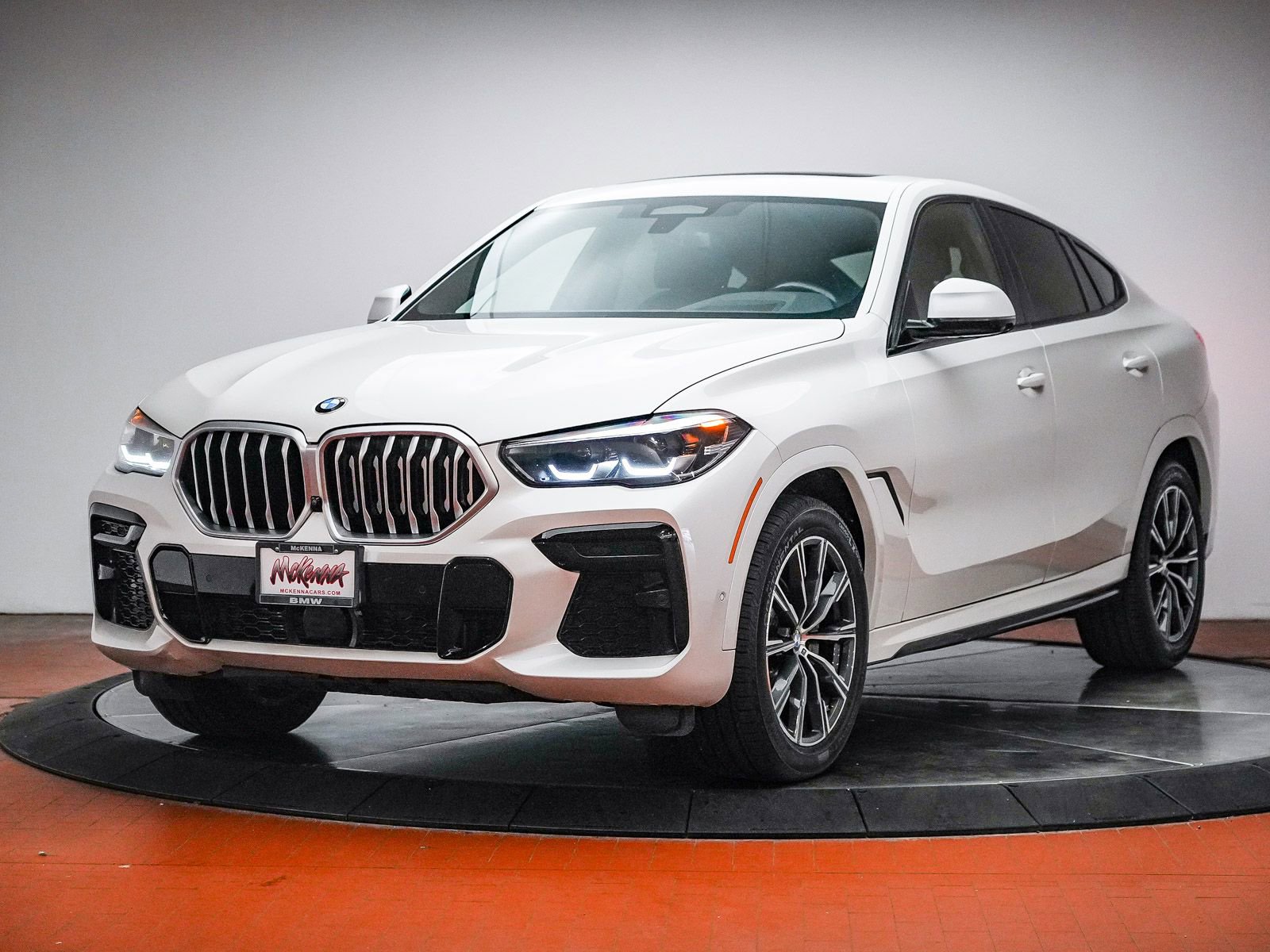 Used 2023 BMW X6 xDrive40i w/ M Sport Package image 1