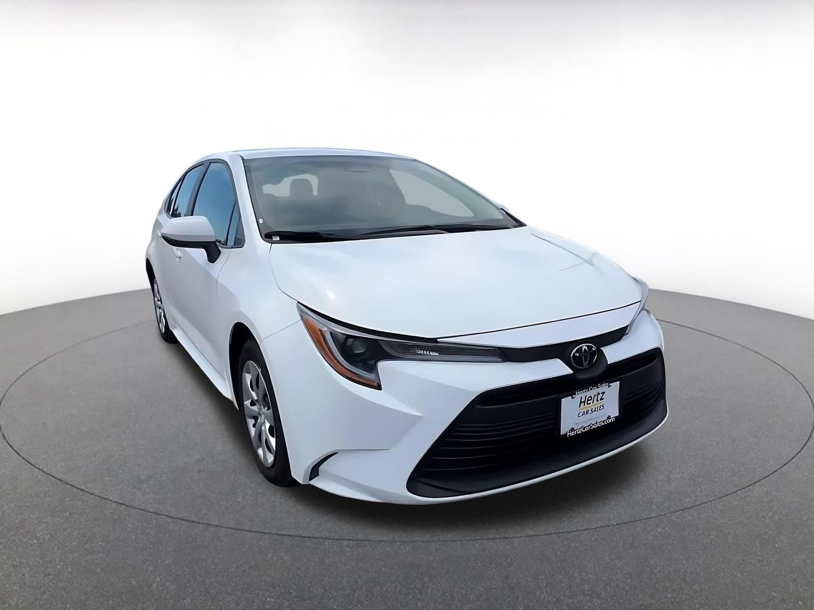Used 2025 Toyota Corolla LE FWD image 3