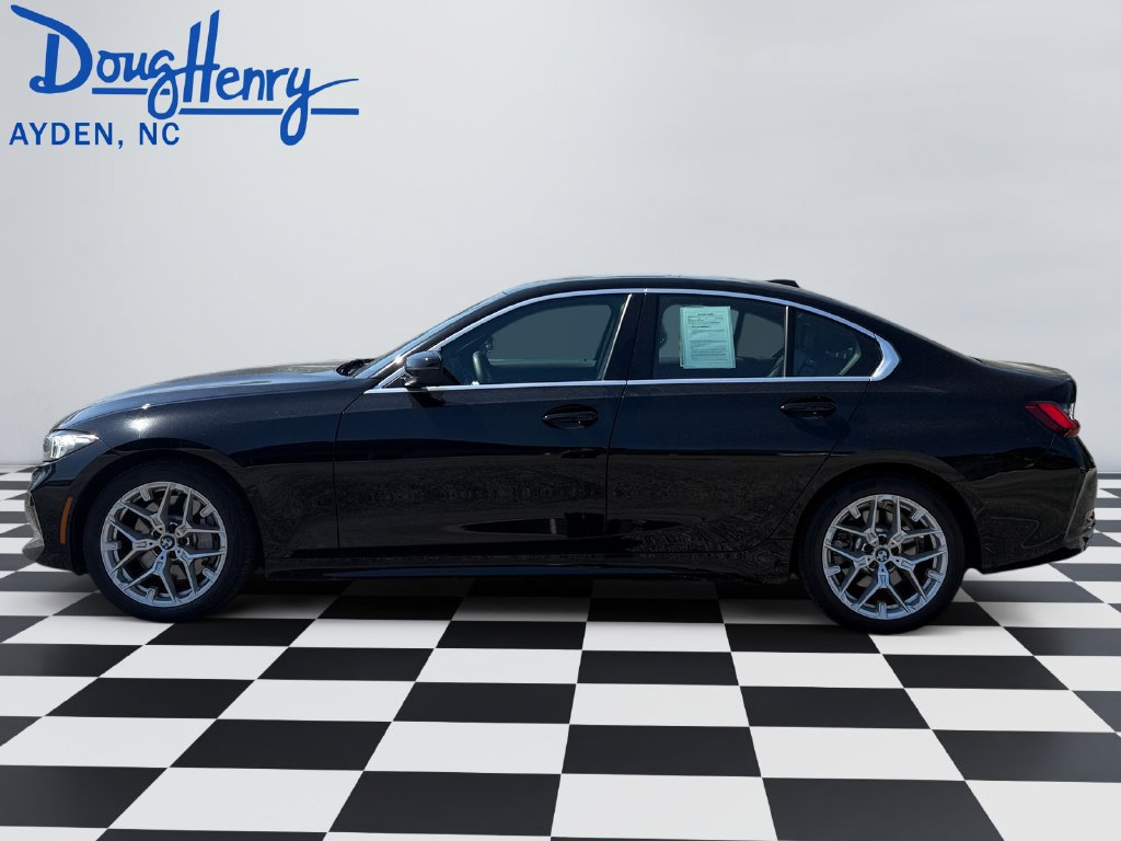 Used 2025 BMW 330i Sedan RWD image 2