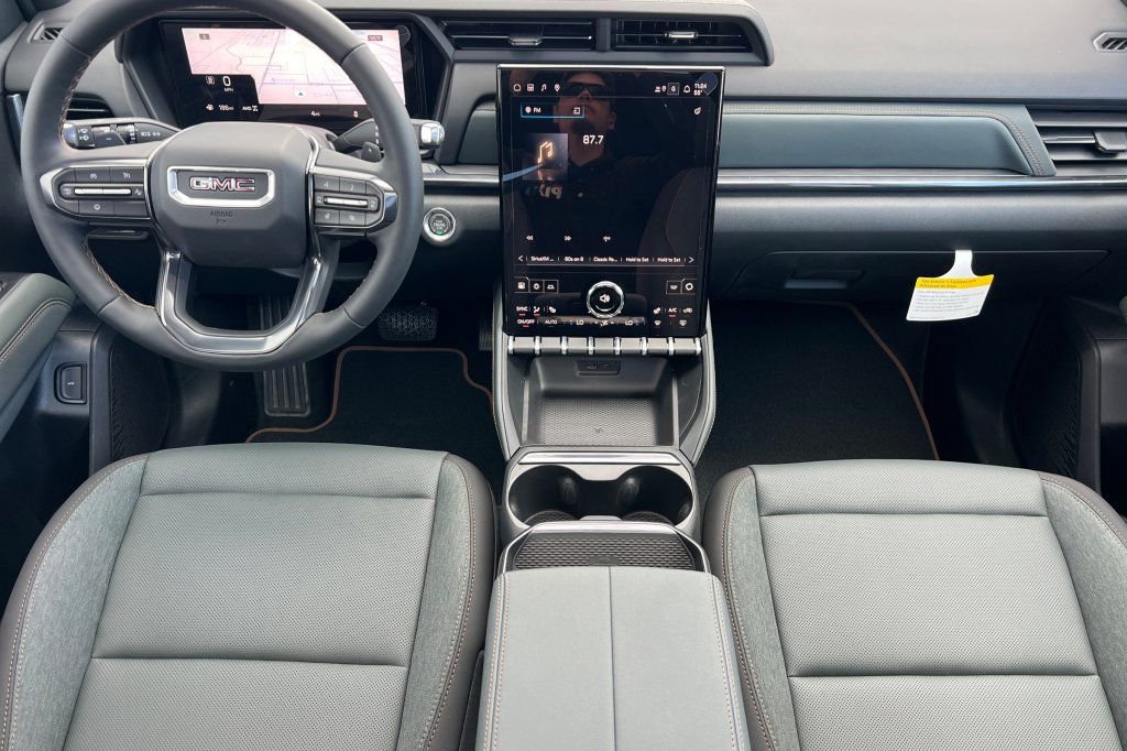 New 2026 GMC Terrain AT4 w/ Technology Package II AWD/4WD image 10