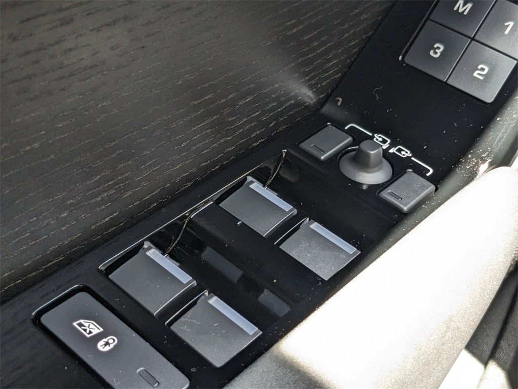 New 2025 Land Rover Range Rover Velar Dynamic SE image 20