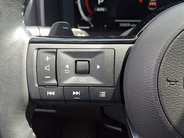 Used 2023 Nissan Rogue Platinum w/ Platinum Premium Package AWD/4WD image 24