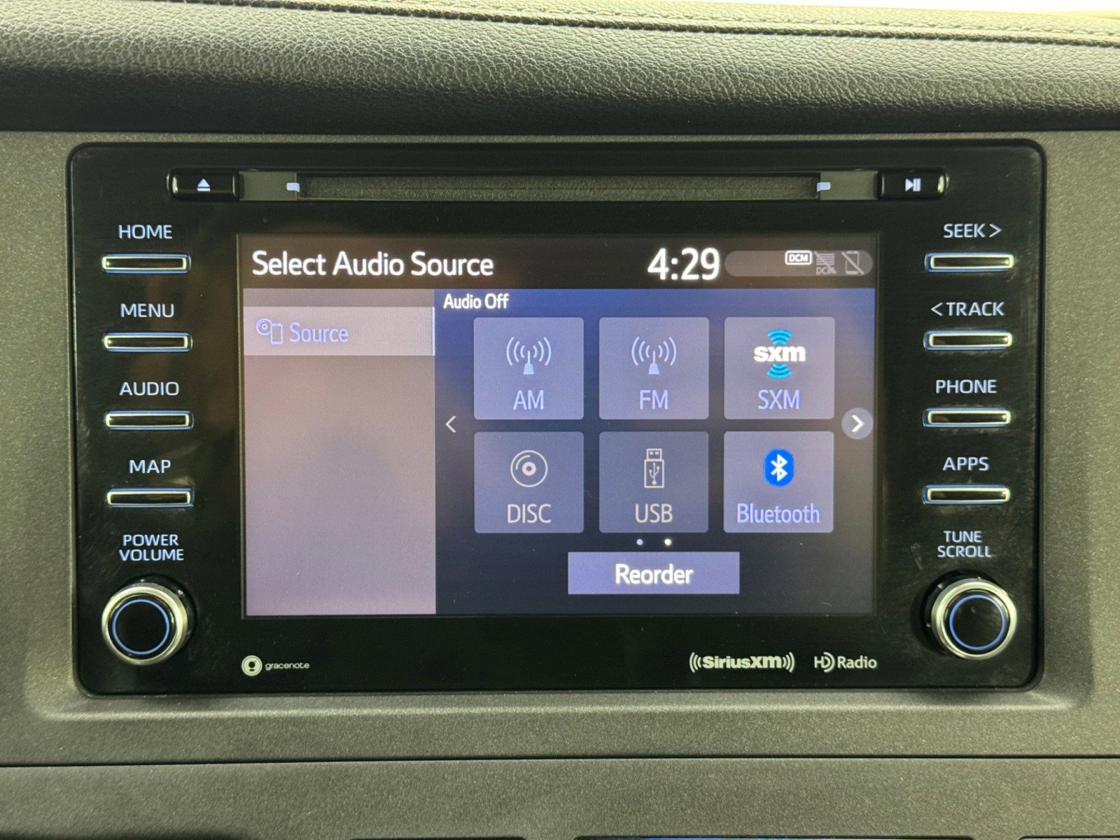 Used 2019 Toyota Sienna SE w/ Carpet Mat Package FWD image 22