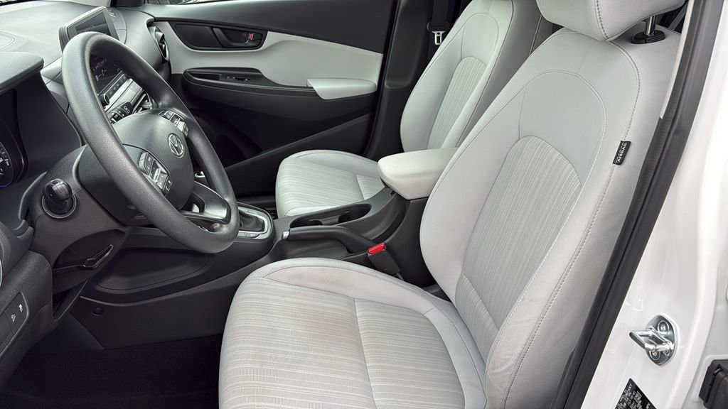 Used 2023 Hyundai Kona SEL w/ Cargo Package image 10