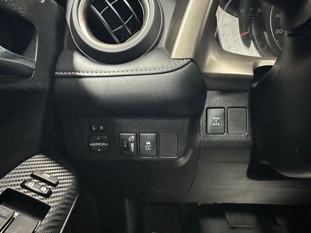 Used 2015 Toyota RAV4 XLE image 17