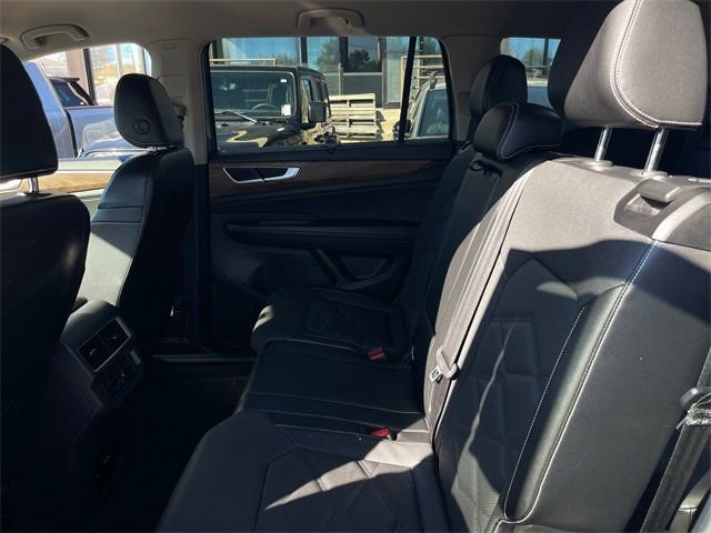 Used 2024 Volkswagen Atlas SE image 20