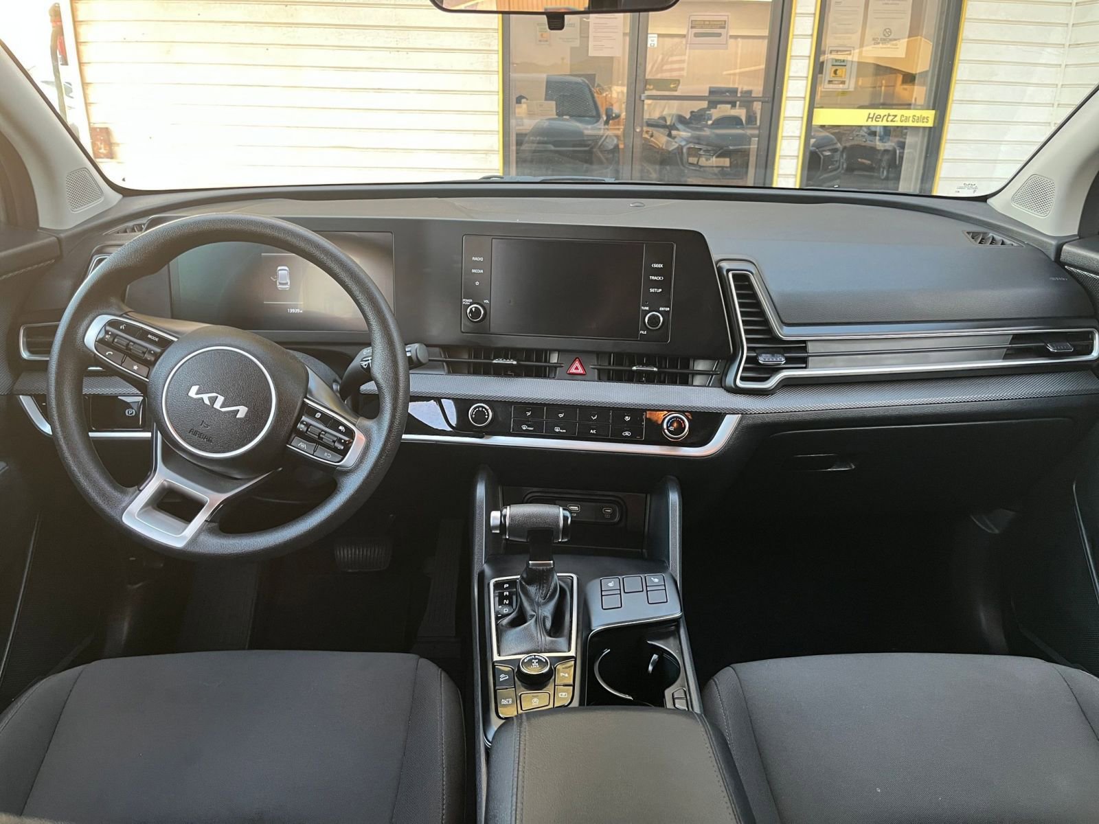 Used 2025 Kia Sportage LX image 32