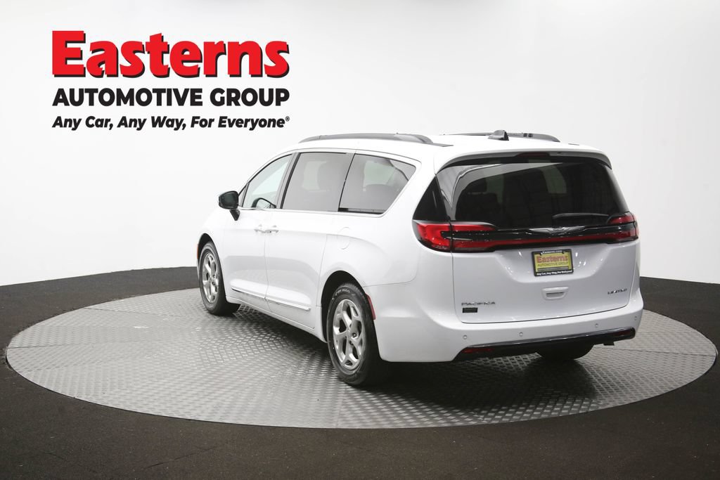 Used 2023 Chrysler Pacifica Limited FWD image 68