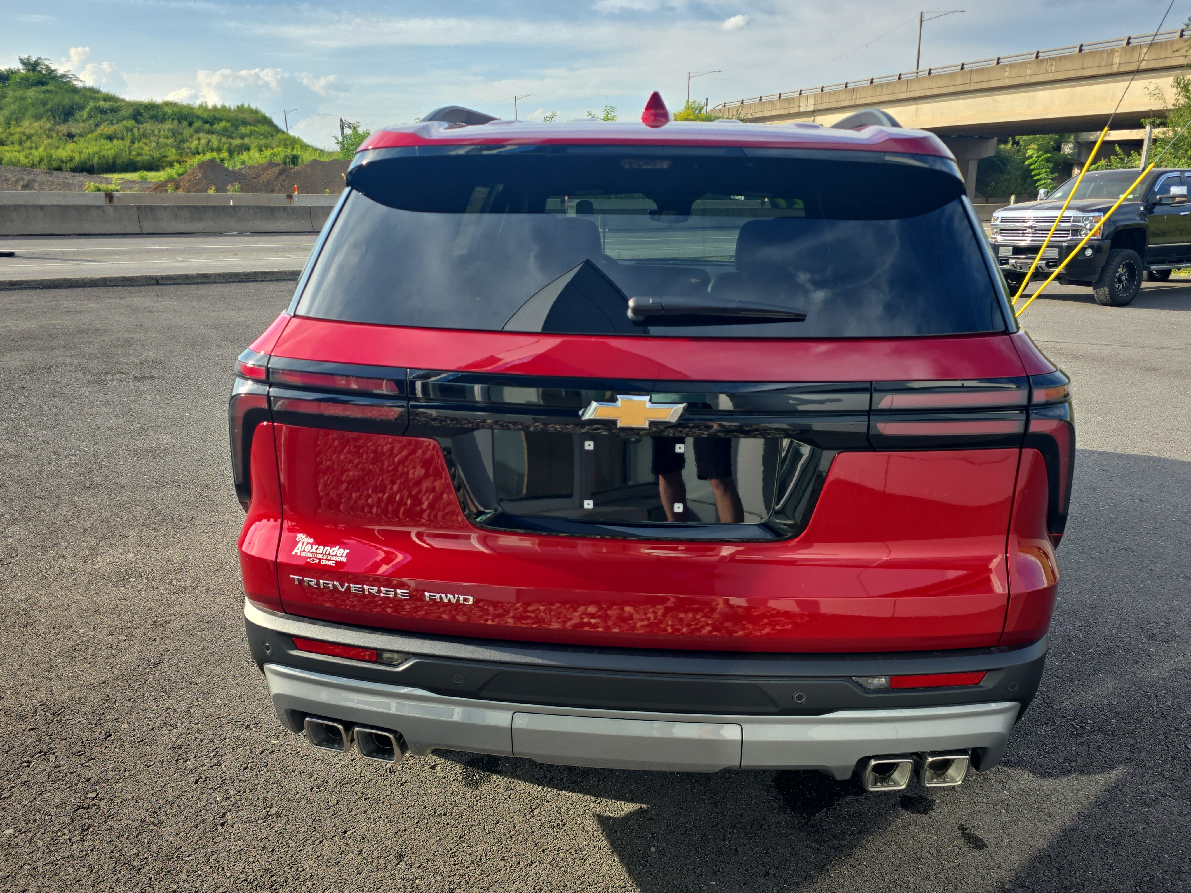 New 2027 Chevrolet Traverse LT w/ Driver Confidence Package AWD/4WD image 4