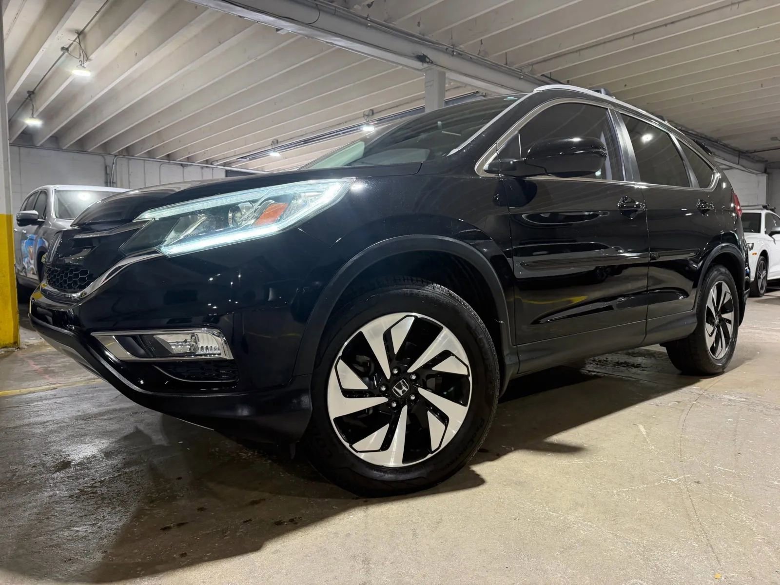 Used 2015 Honda CR-V Touring image 2
