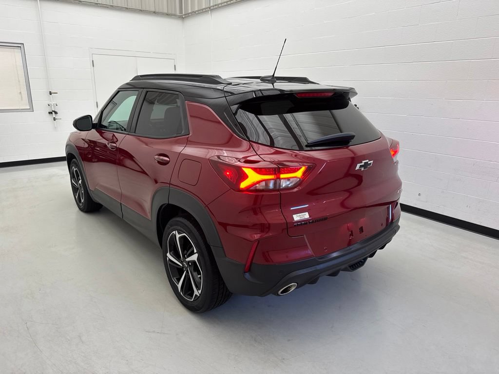 Used 2021 Chevrolet TrailBlazer RS w/ Sun and Liftgate Package FWD image 4