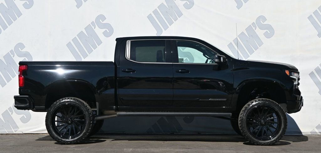 Used 2024 Chevrolet Silverado 1500 High Country w/ Midnight Edition image 4