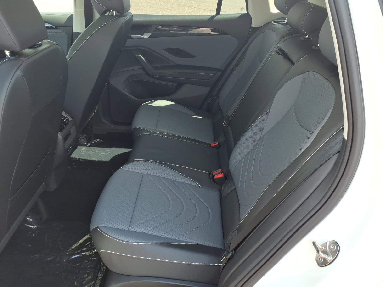 New 2026 Volkswagen Tiguan SE image 13