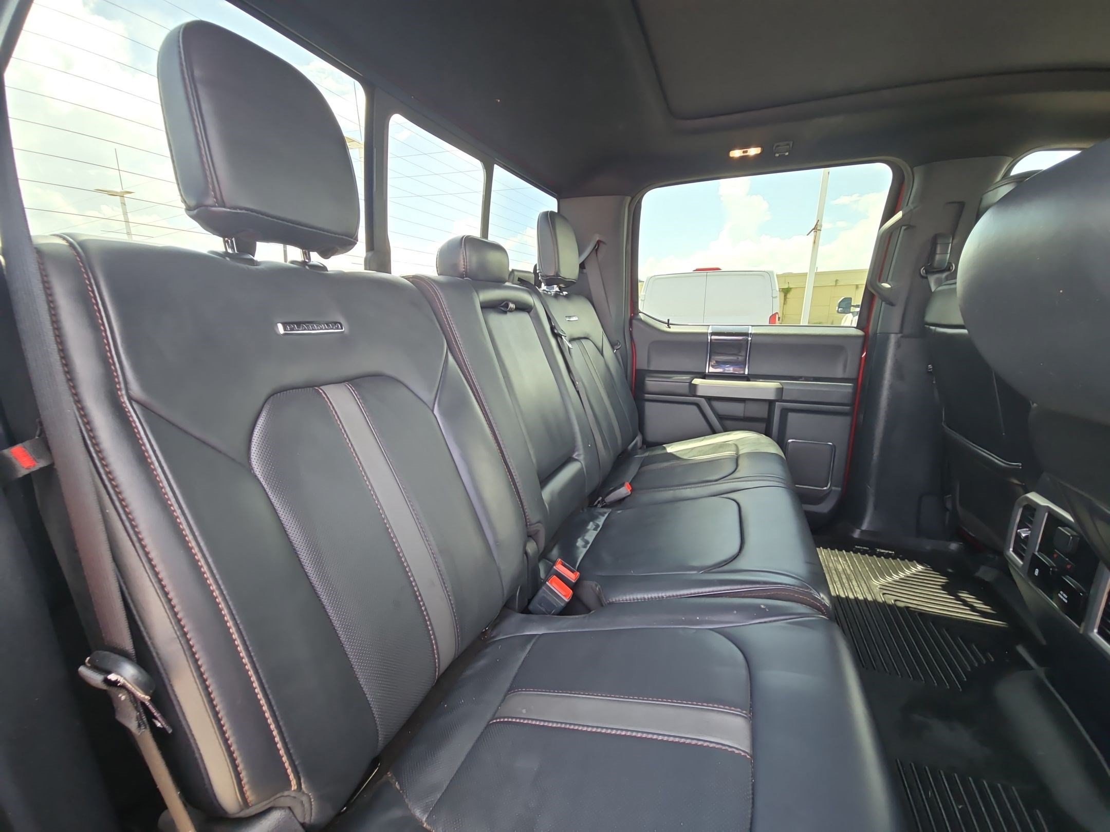 Used 2022 Ford F250 Platinum w/ FX4 Off-Road Package AWD/4WD image 33
