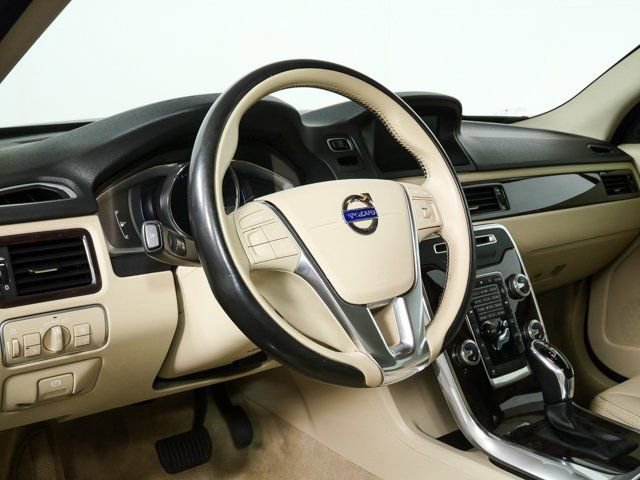 Used 2016 Volvo XC70 T5 Premier w/ Proximity Package image 4