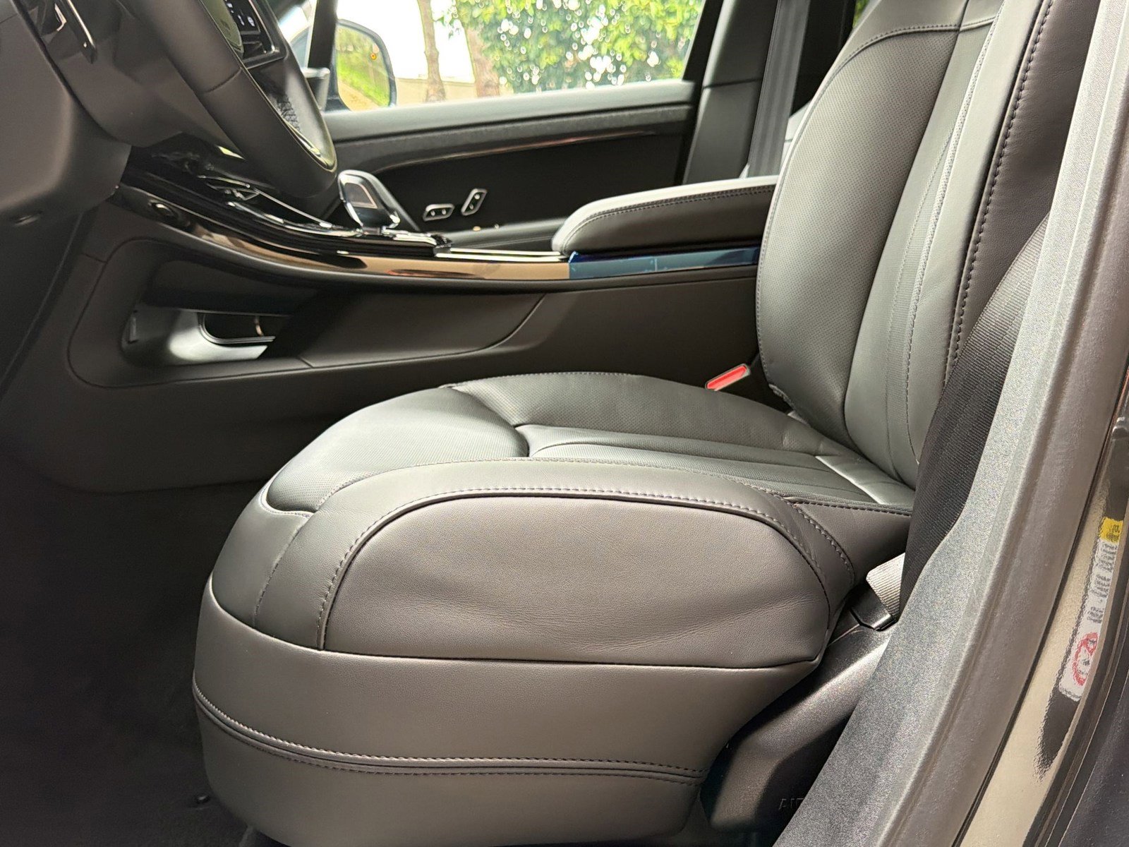 New 2026 Land Rover Range Rover Sport SE image 5