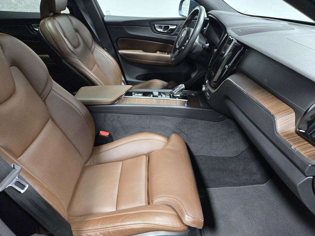Used 2022 Volvo XC60 B5 Inscription w/ Advanced Package image 51