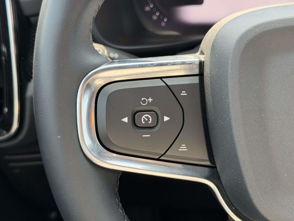 Used 2022 Volvo XC40 P8 Recharge Ultimate AWD/4WD image 8