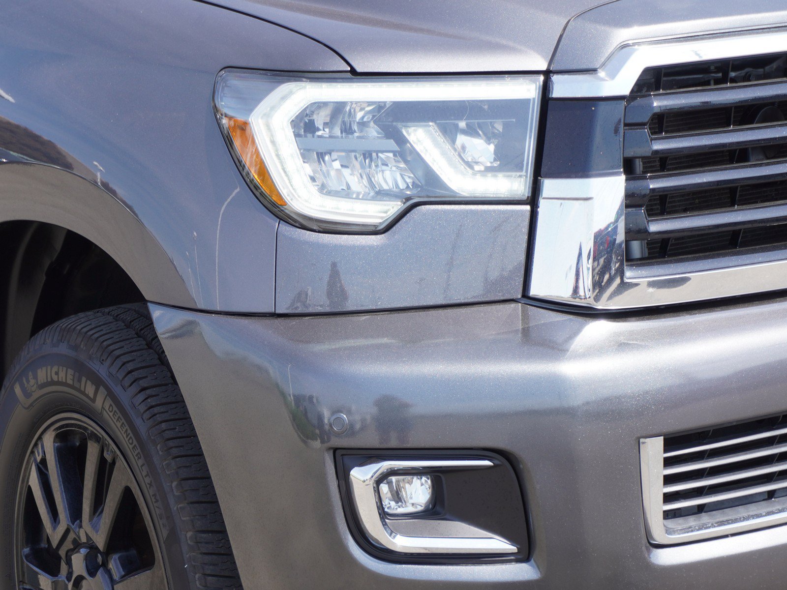 Used 2022 Toyota Sequoia TRD Sport AWD/4WD image 3