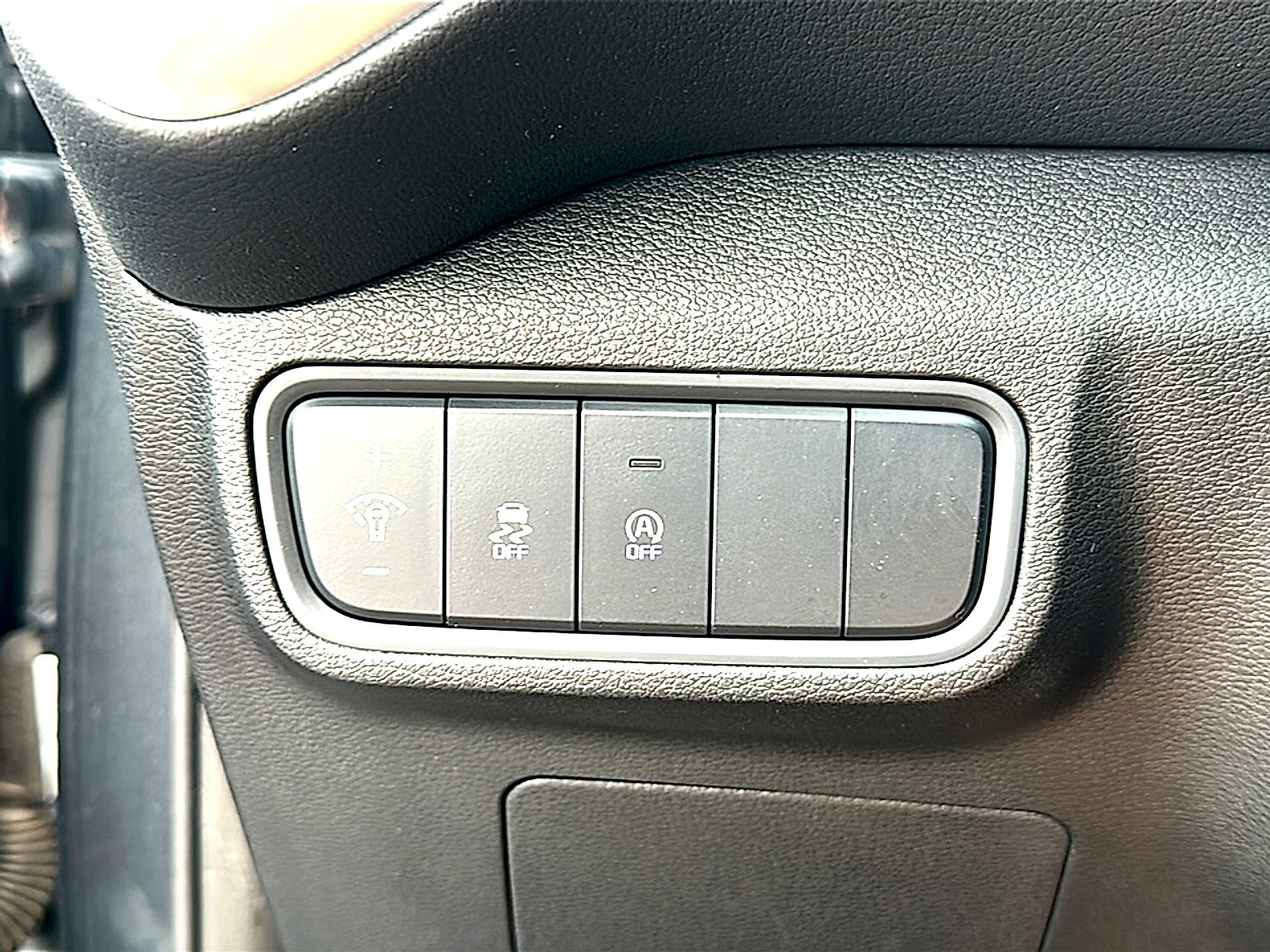 Used 2024 Kia Soul LX w/ Option Group 015 FWD image 35