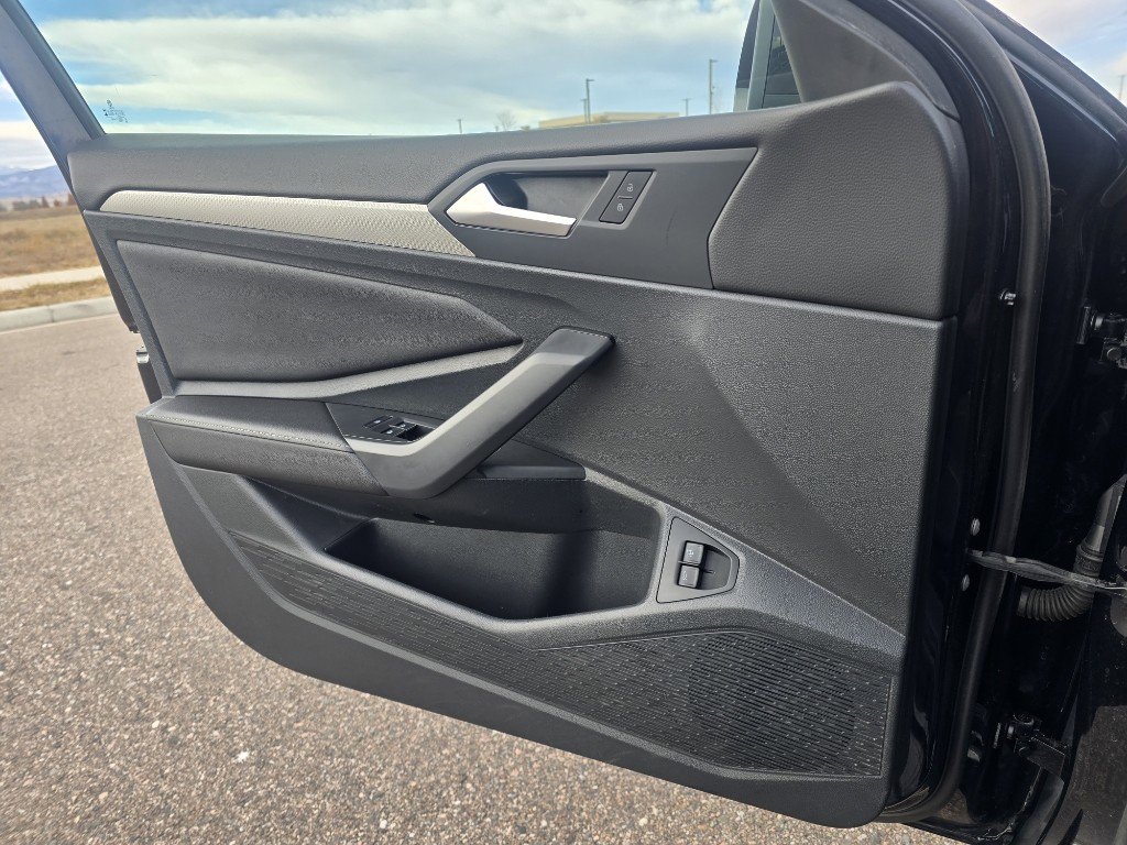 Used 2023 Volkswagen Jetta Sport image 17
