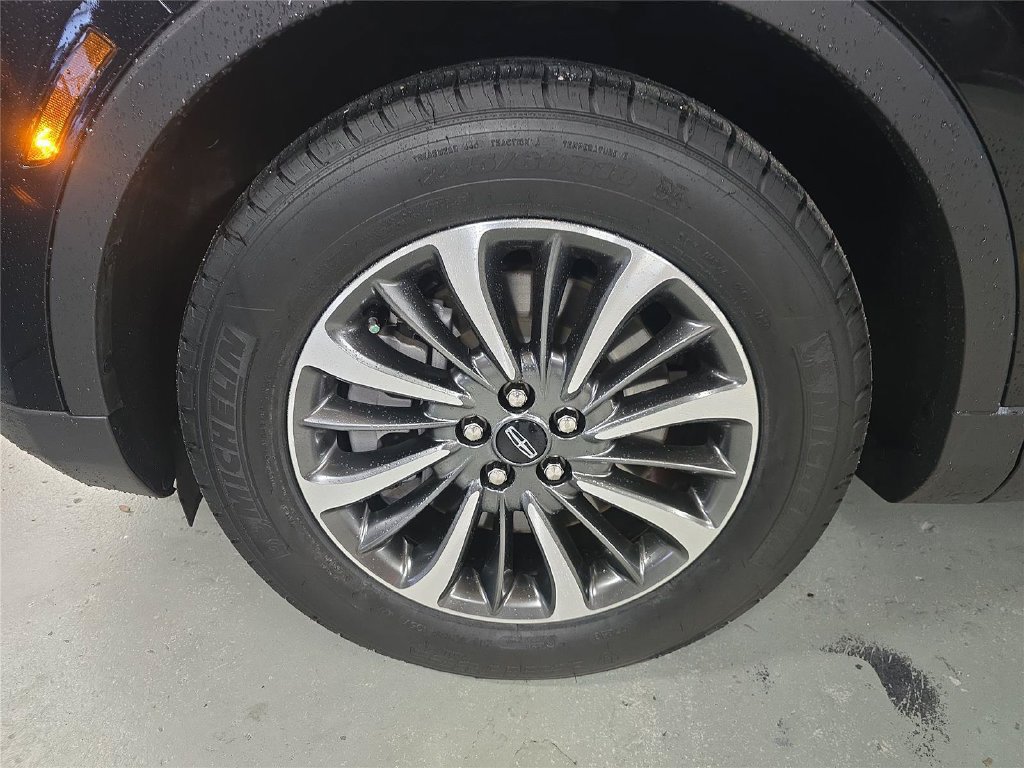 Certified 2023 Lincoln Nautilus Reserve FWD image 10