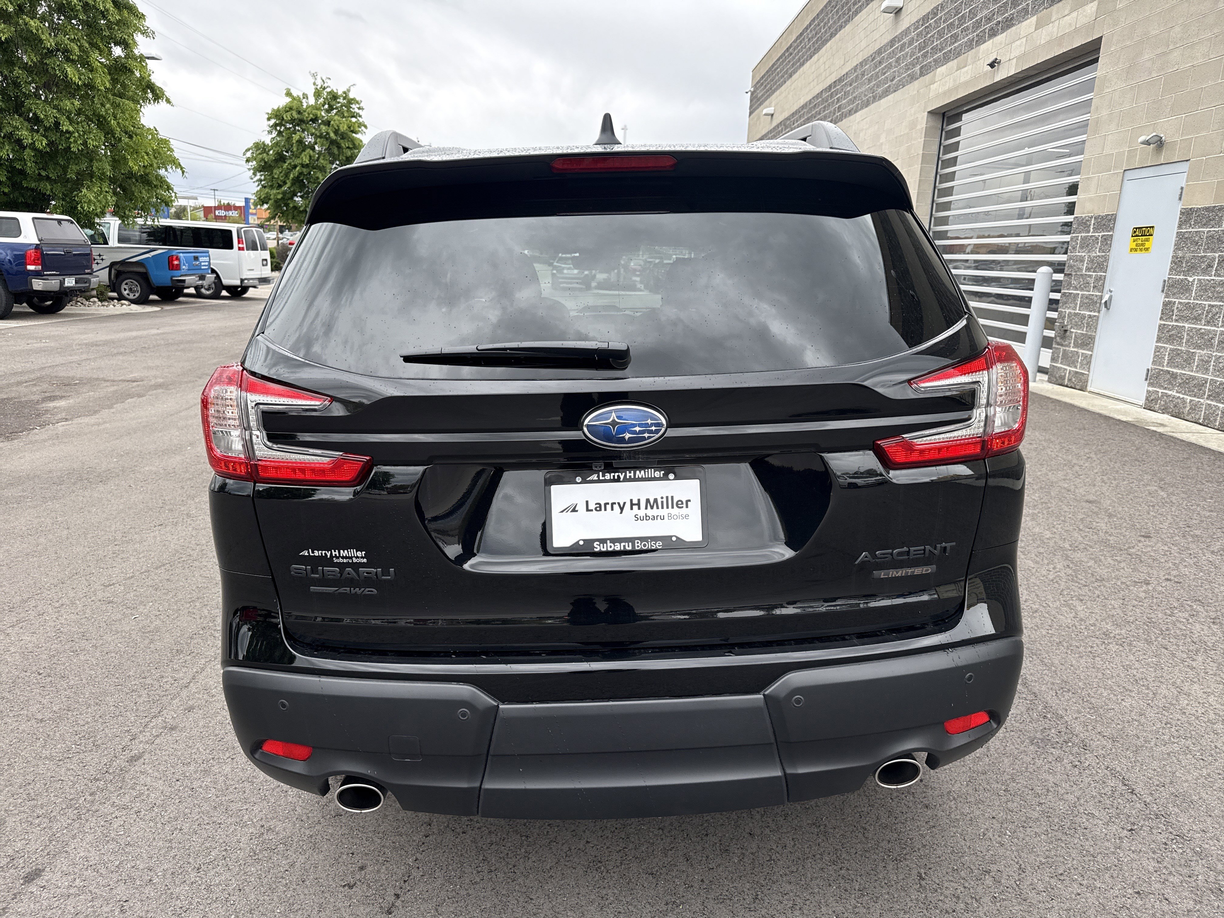 Used 2025 Subaru Ascent Bronze Edition image 5