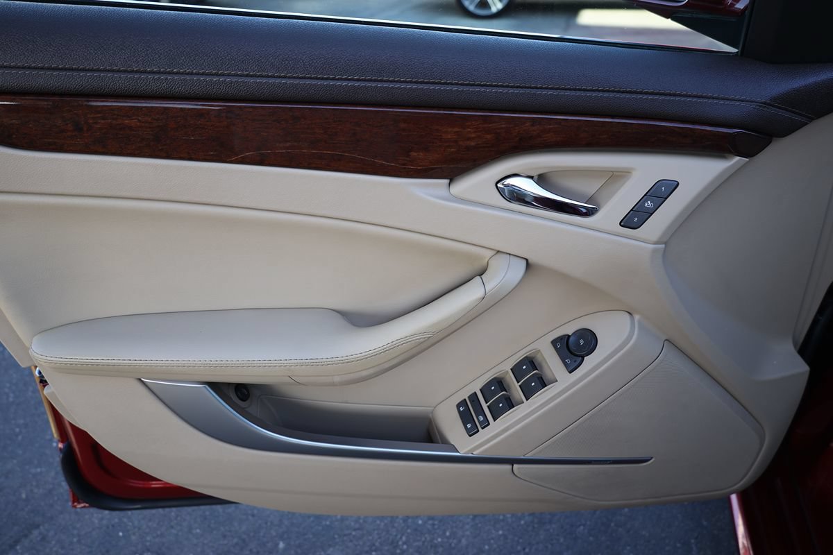 Used 2010 Cadillac CTS Luxury AWD/4WD image 10