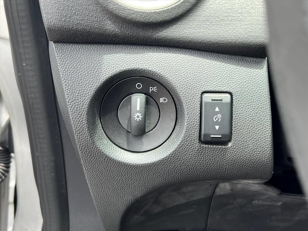 Used 2013 Ford Fiesta SE FWD image 19