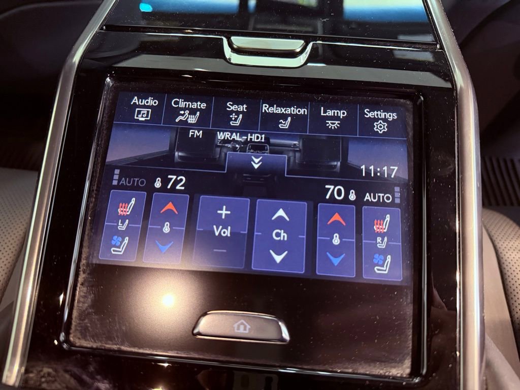 Used 2023 Lexus LX 600 4WD w/ Accessory Package (Z1) image 22