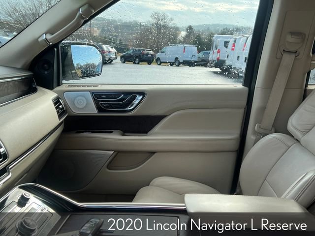 Used 2020 Lincoln Navigator L Reserve w/ Luxury Package image 23