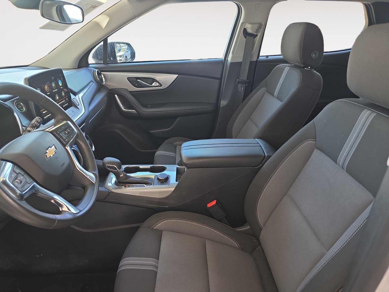 Used 2023 Chevrolet Blazer LT w/ Midnight/Sport Edition FWD image 21