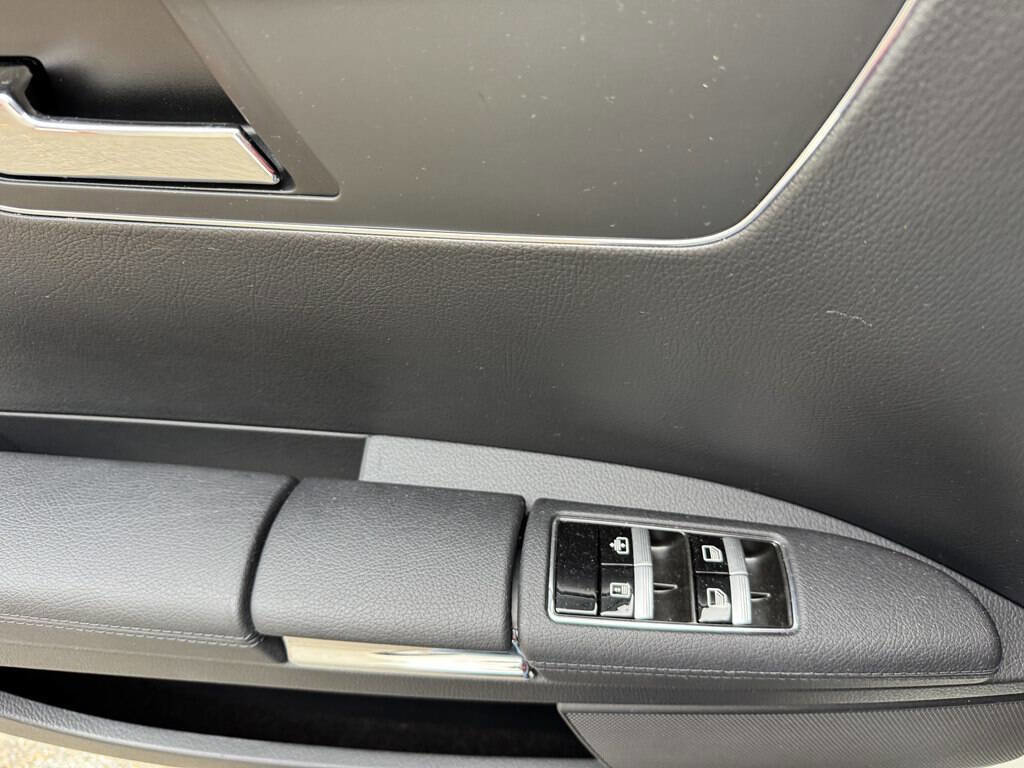 Used 2010 Mercedes-Benz S 550 4MATIC image 21