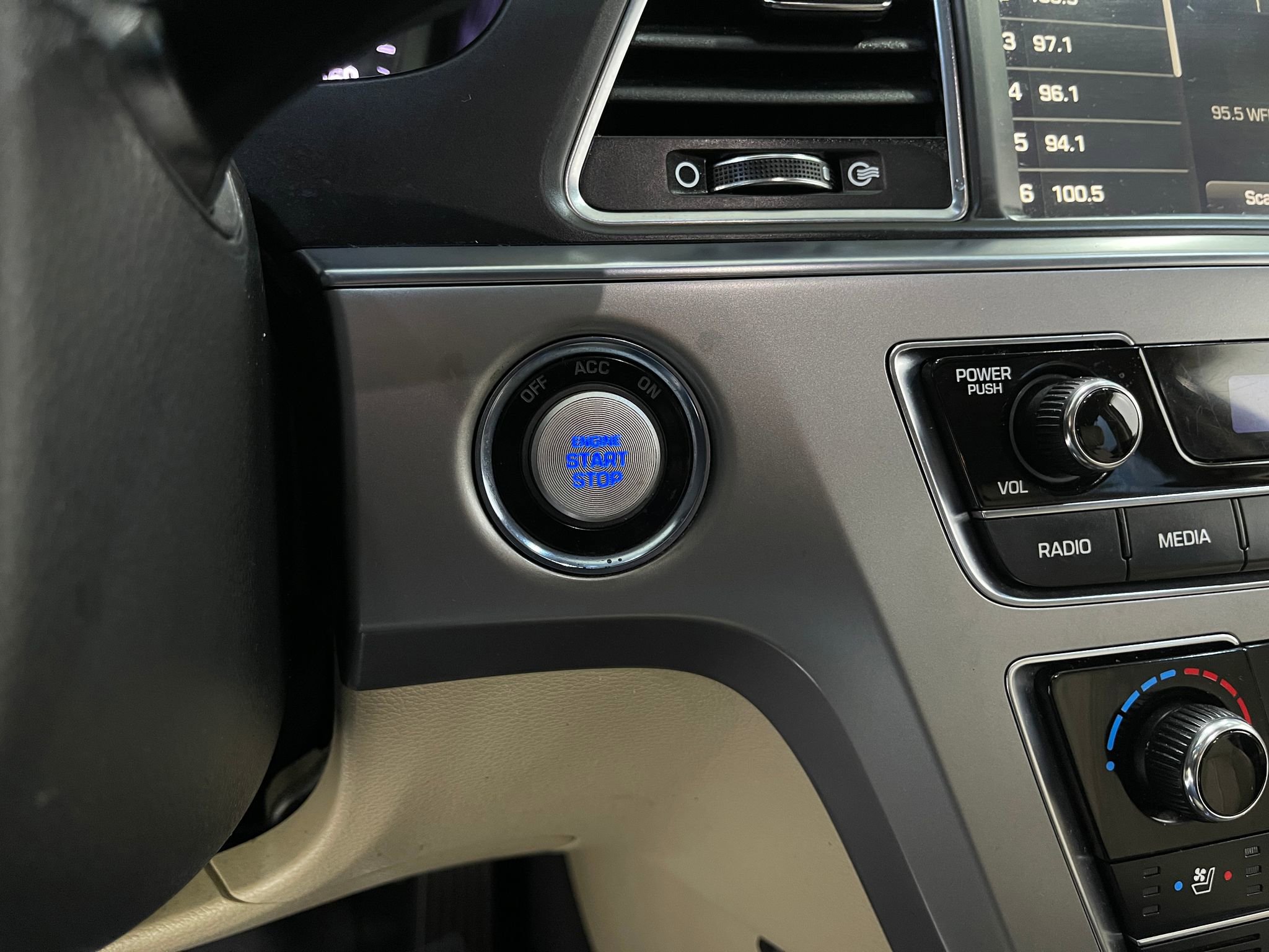 Used 2017 Hyundai Sonata Limited w/ Tech Package 03 image 21