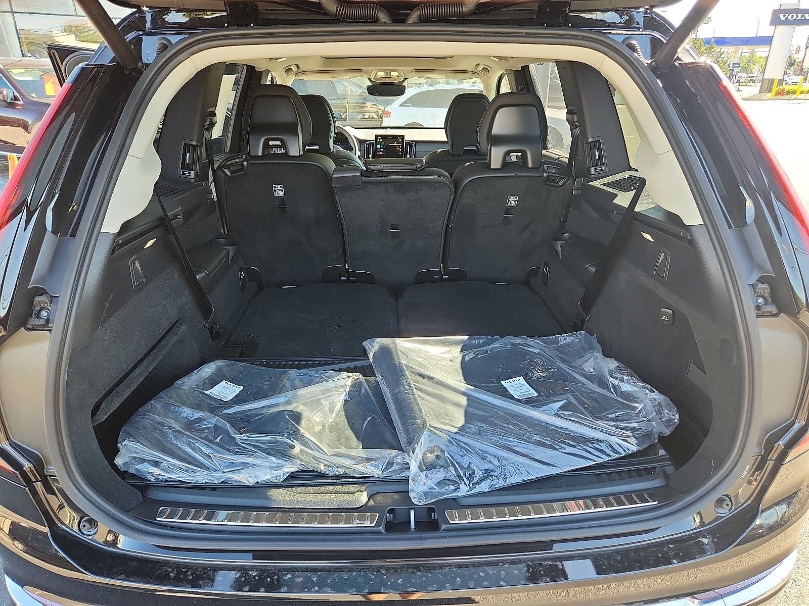 Used 2026 Volvo XC90 B6 Ultra w/ Protection Package AWD/4WD image 27