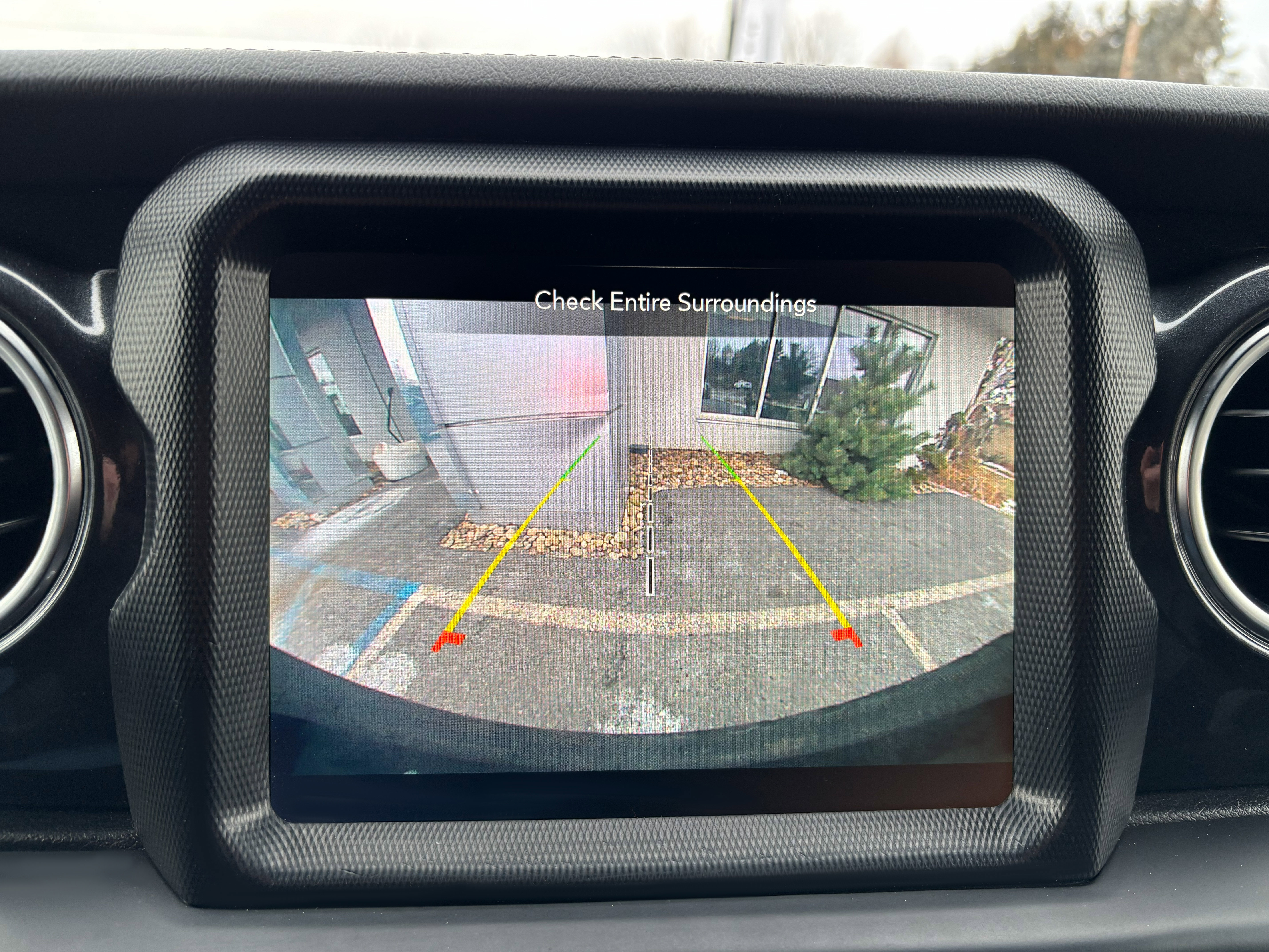 Used 2022 Jeep Wrangler Unlimited Sahara image 25