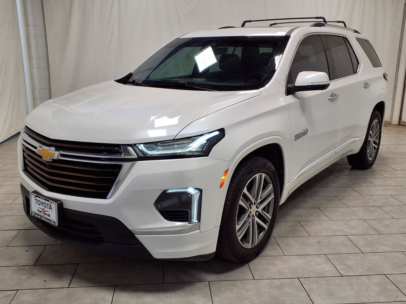 Used 2023 Chevrolet Traverse High Country FWD image 3