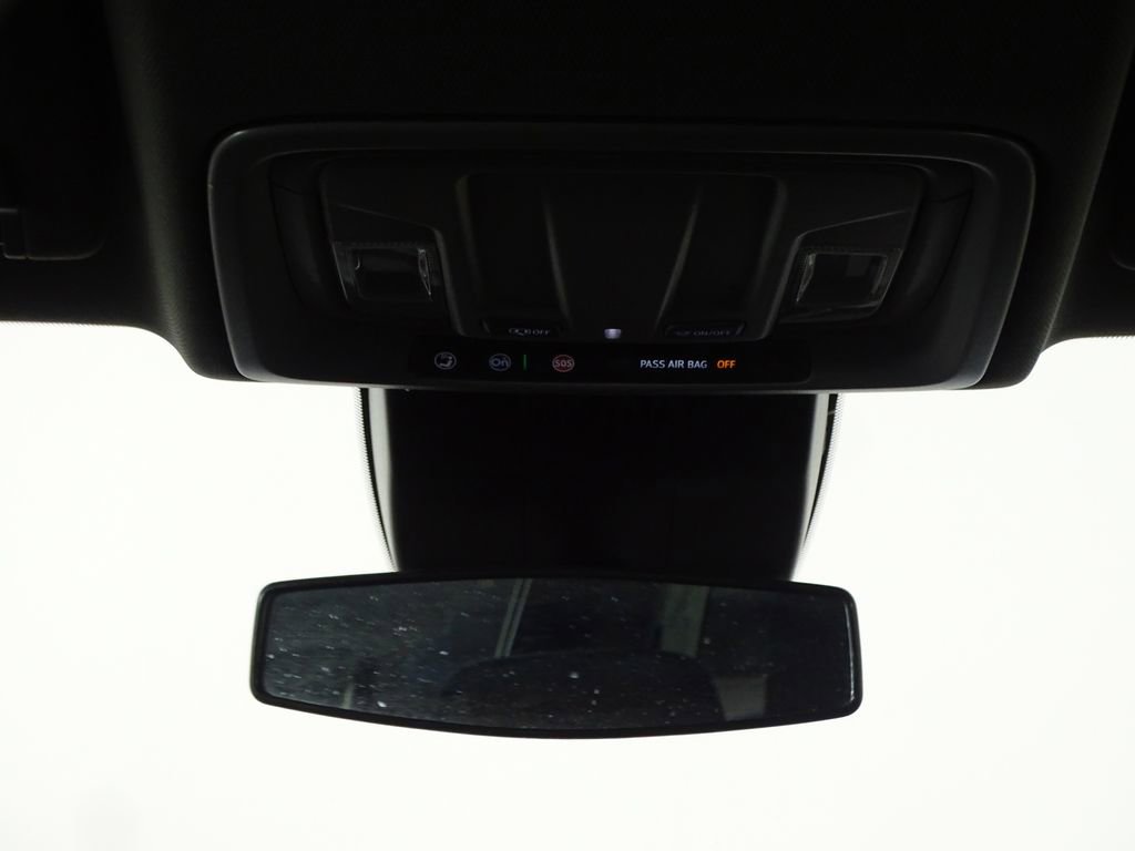 Used 2025 GMC Sierra 1500 Elevation image 22