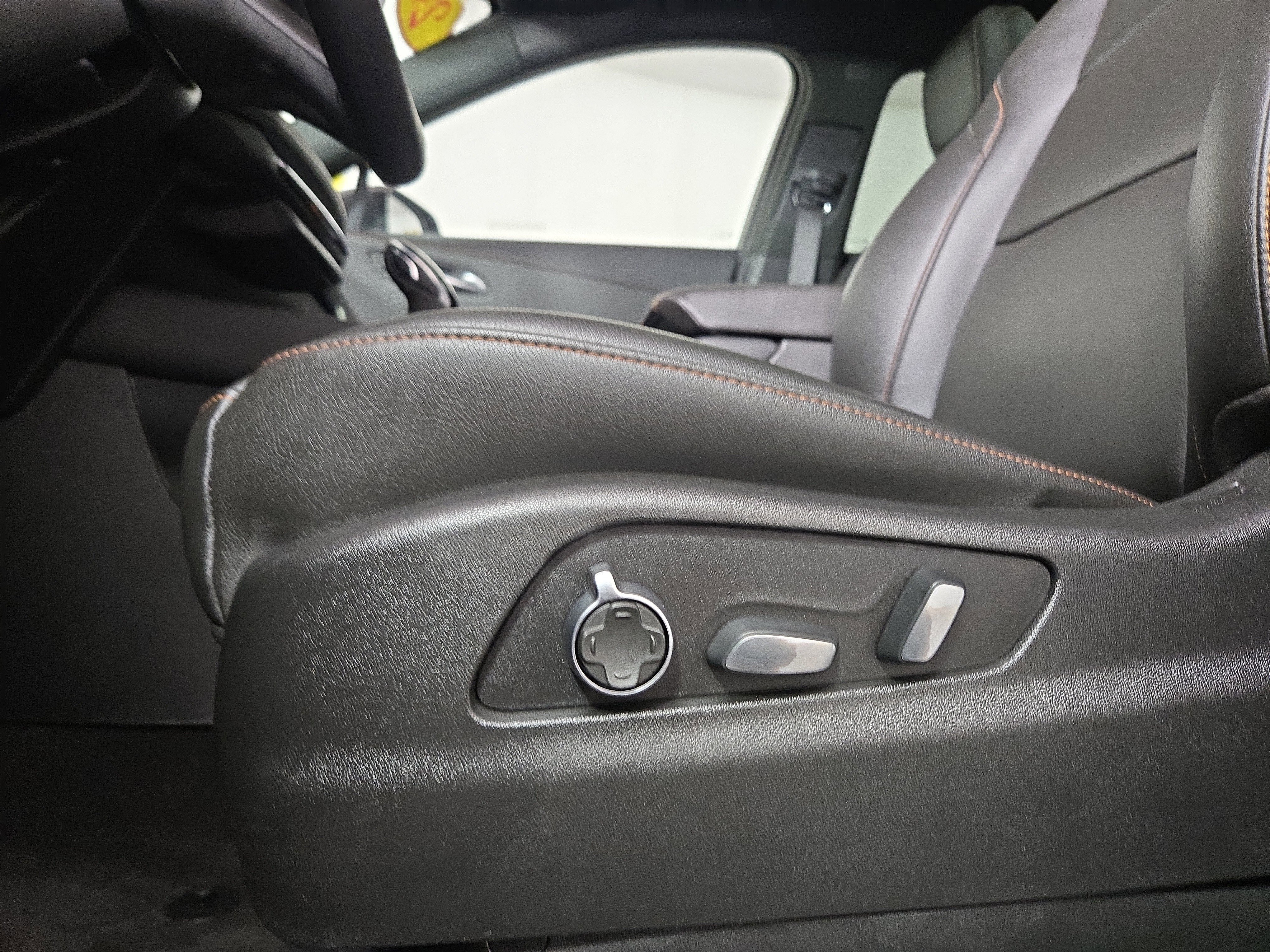 Certified 2020 Cadillac XT4 Sport image 31