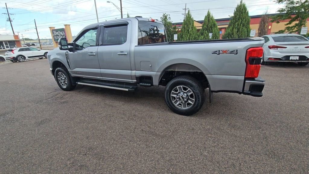 Used 2023 Ford F350 Lariat image 5