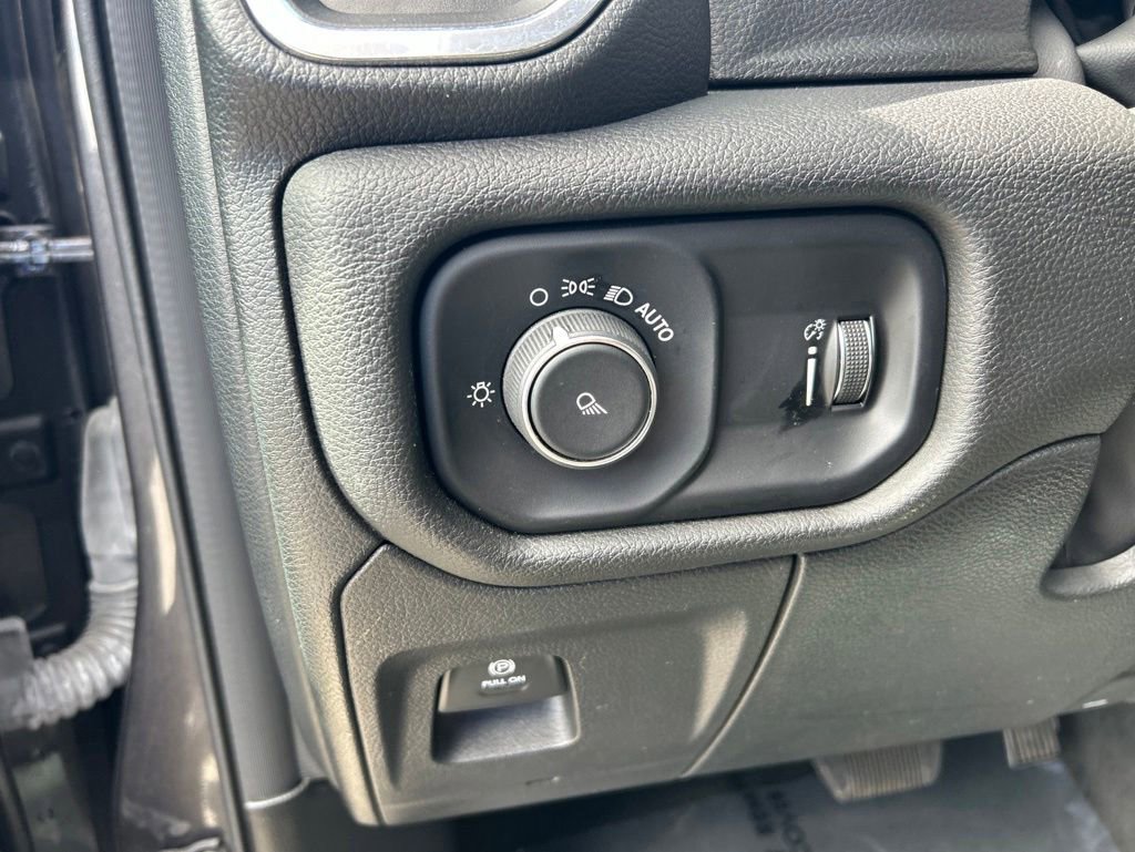 Used 2024 RAM 1500 Laramie RWD image 36