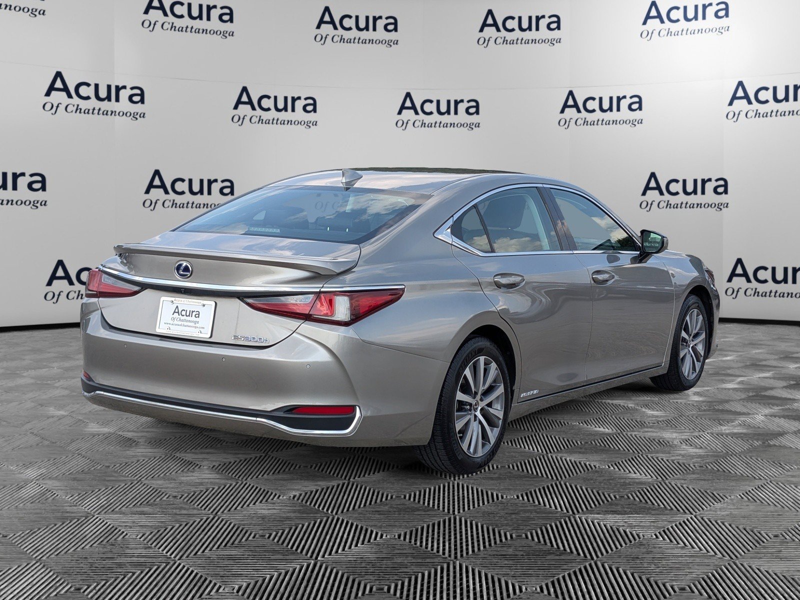 Used 2020 Lexus ES 300h w/ Premium Package image 4