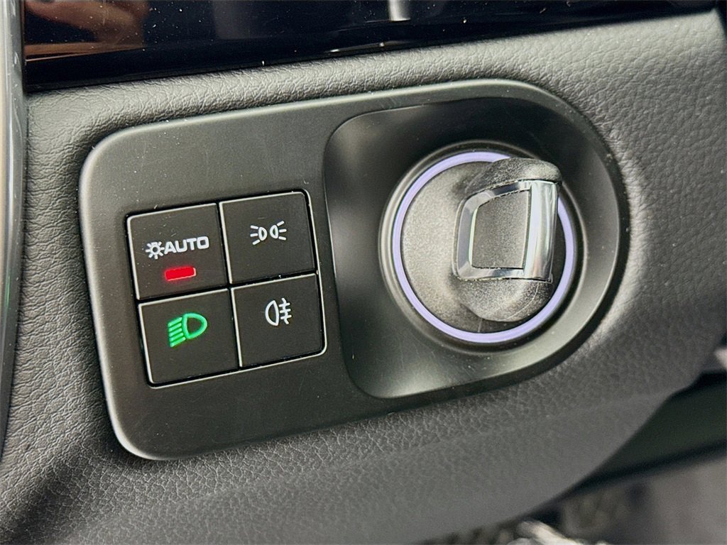 Used 2022 Porsche Cayenne Platinum Edition image 14