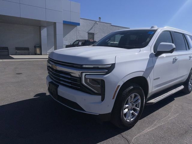 Used 2025 Chevrolet Tahoe LT AWD/4WD image 2