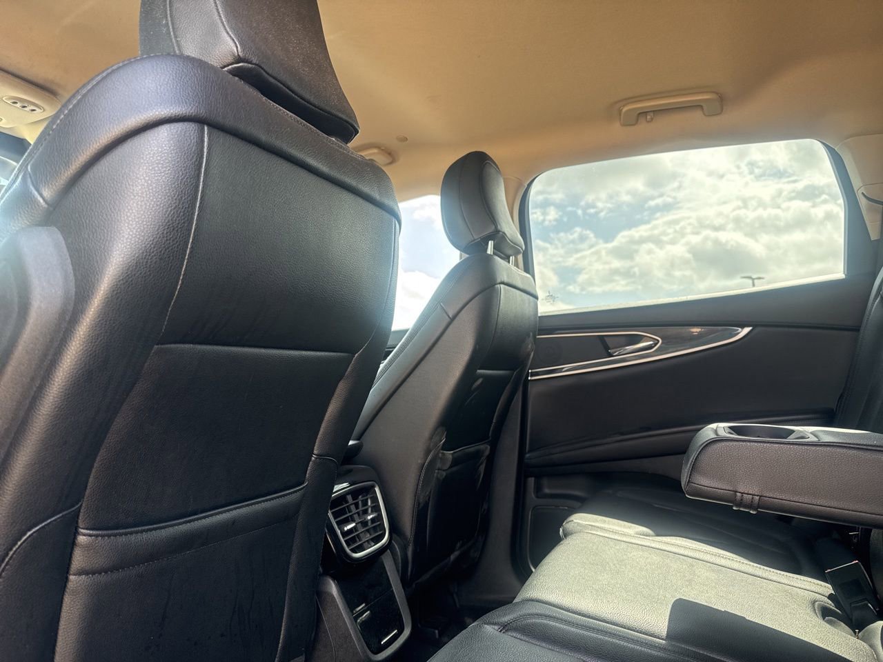 Used 2022 Lincoln Nautilus FWD w/ Premium Package image 35